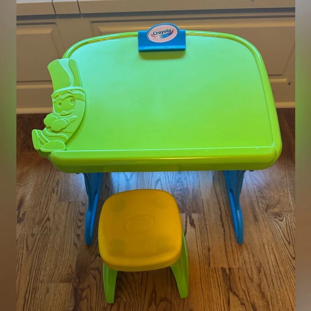 Crayola Green and Yellow Kids Desk Set